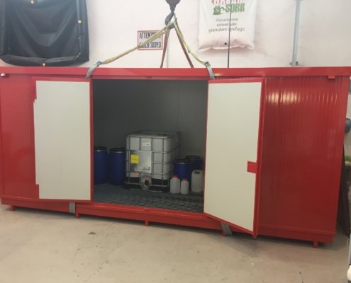 container climatizzati per lo stoccaggio in sicurezza di liquidi e lubrificanti aeronautici speciali