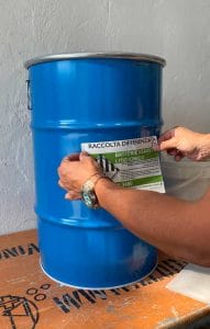 applicazione adesivo sicurezza